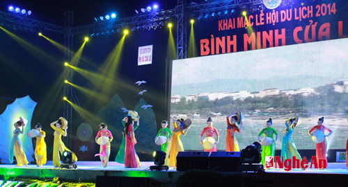 ໄຂລະດູທ່ອງທ່ຽວທະເລ ເກືອລໍ່ ປີ 2014